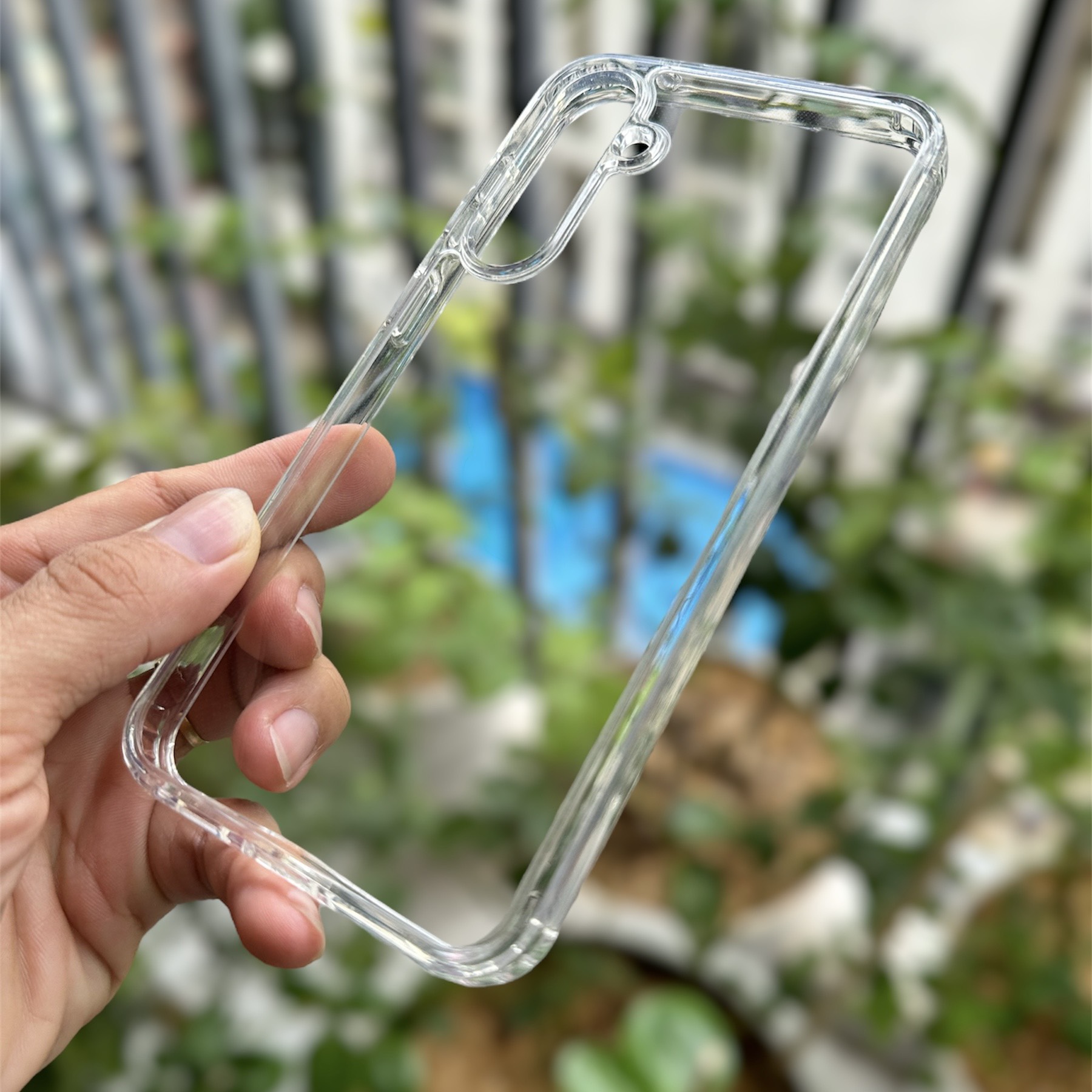 Ốp lưng Galaxy S23 FE Likgus trong suốt