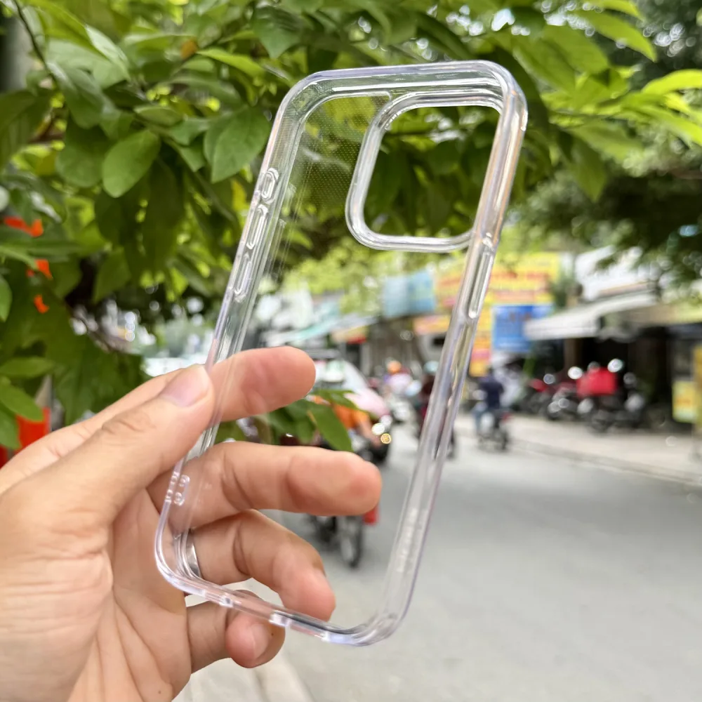 Ốp lưng iPhone 15 Pro Likgus trong suốt chính hãng