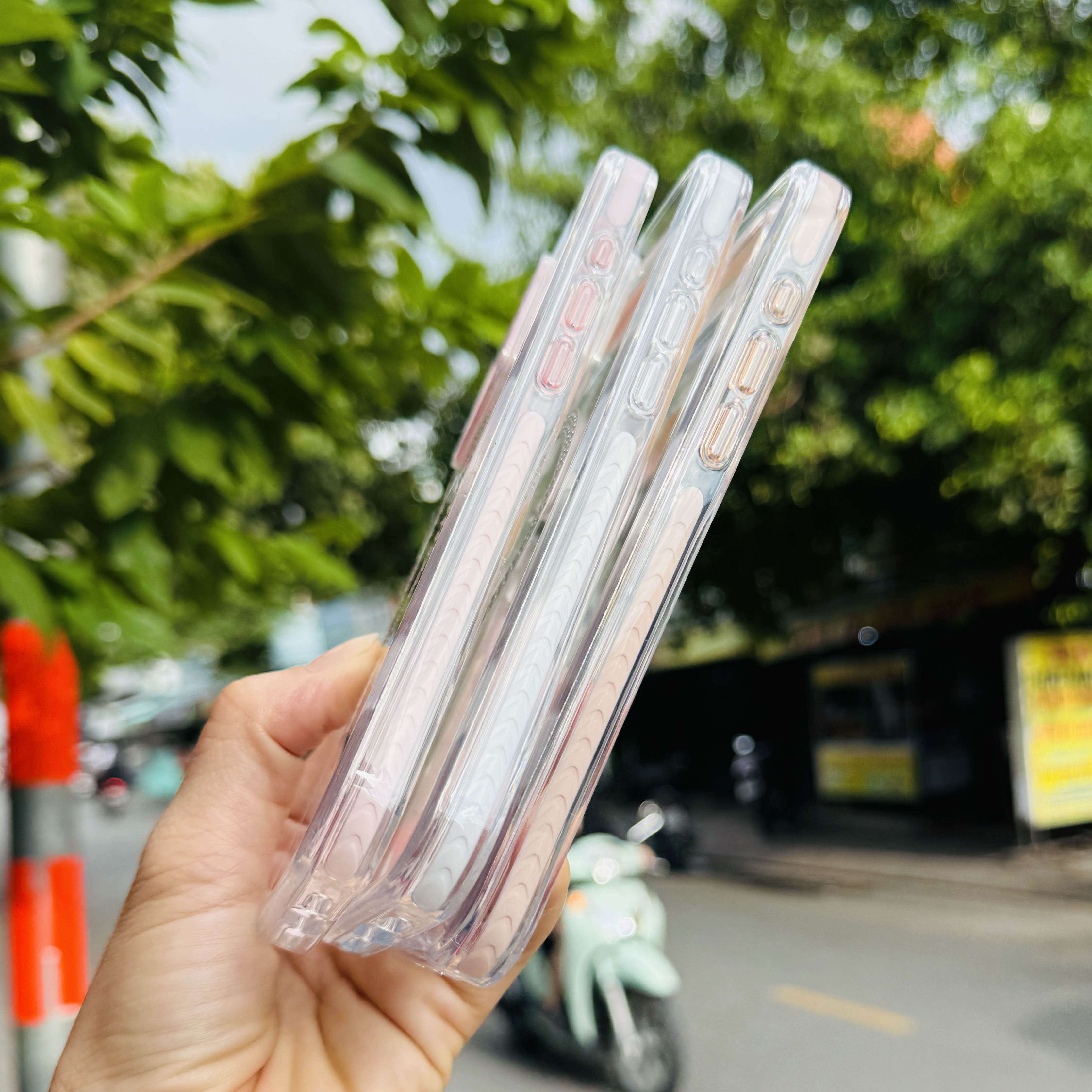 Ốp lưng iPhone 15 Pro Max Filada đính đá