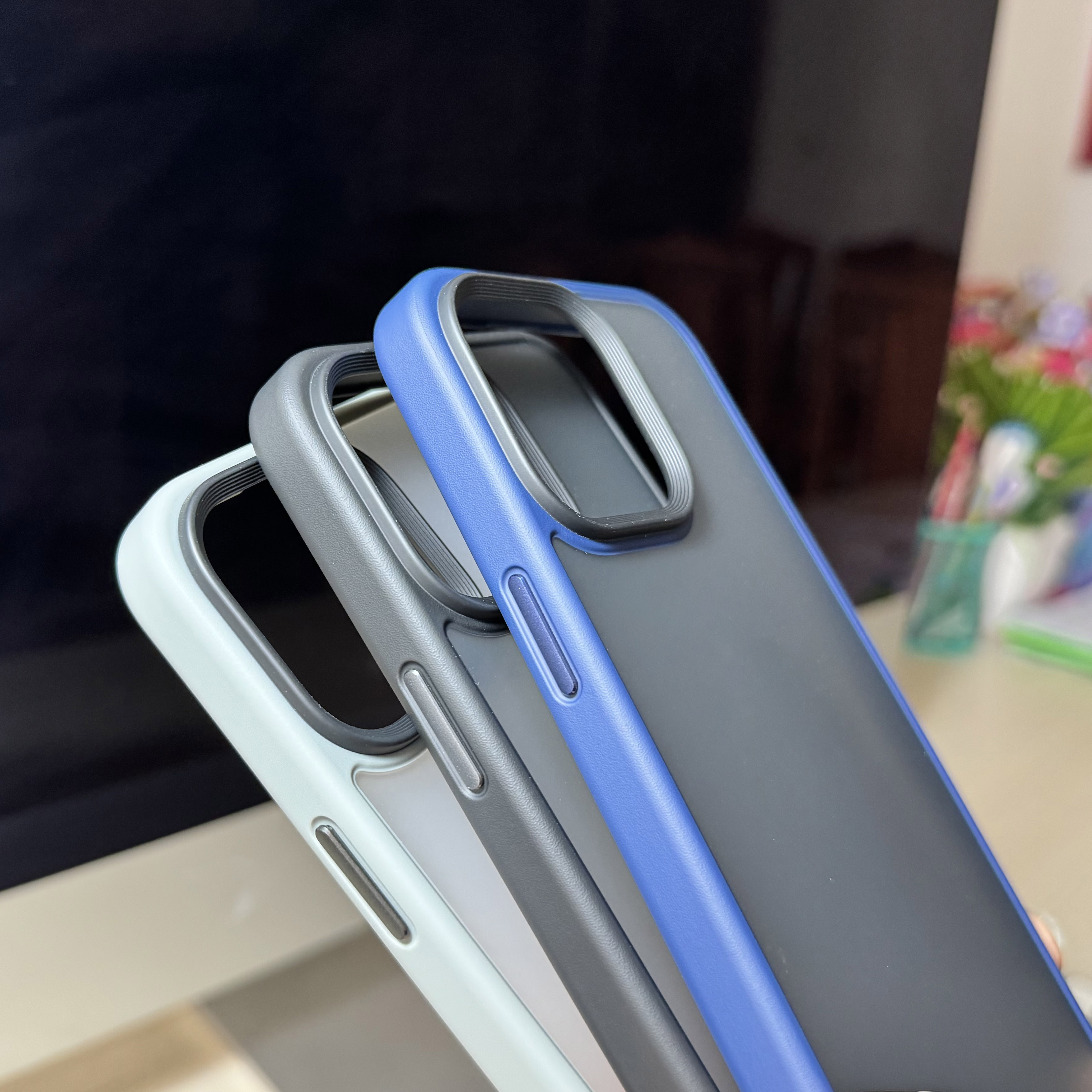 Ốp lưng nhám iPhone 15 Pro Max Likgus