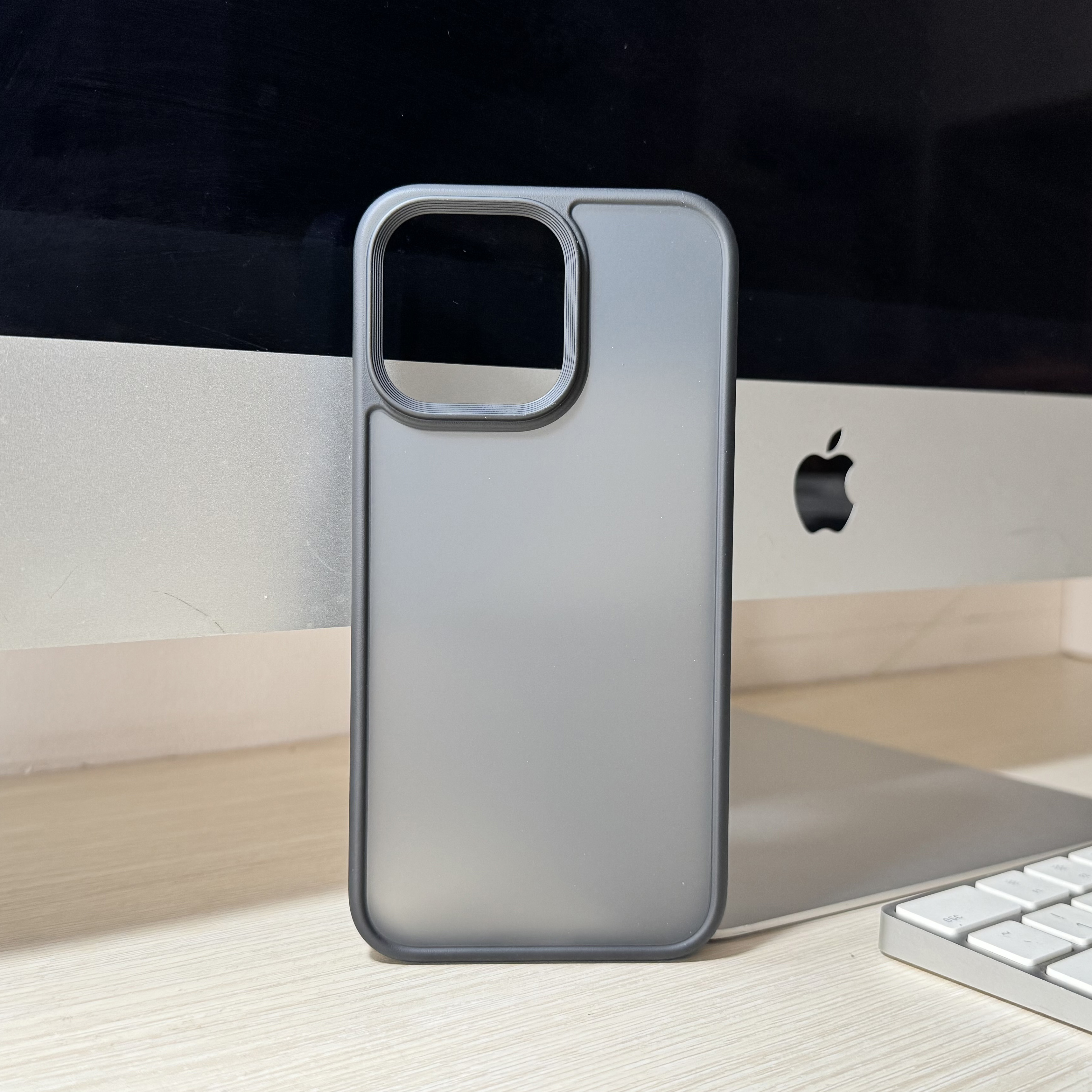 Ốp lưng nhám iPhone 15 Pro Max Likgus