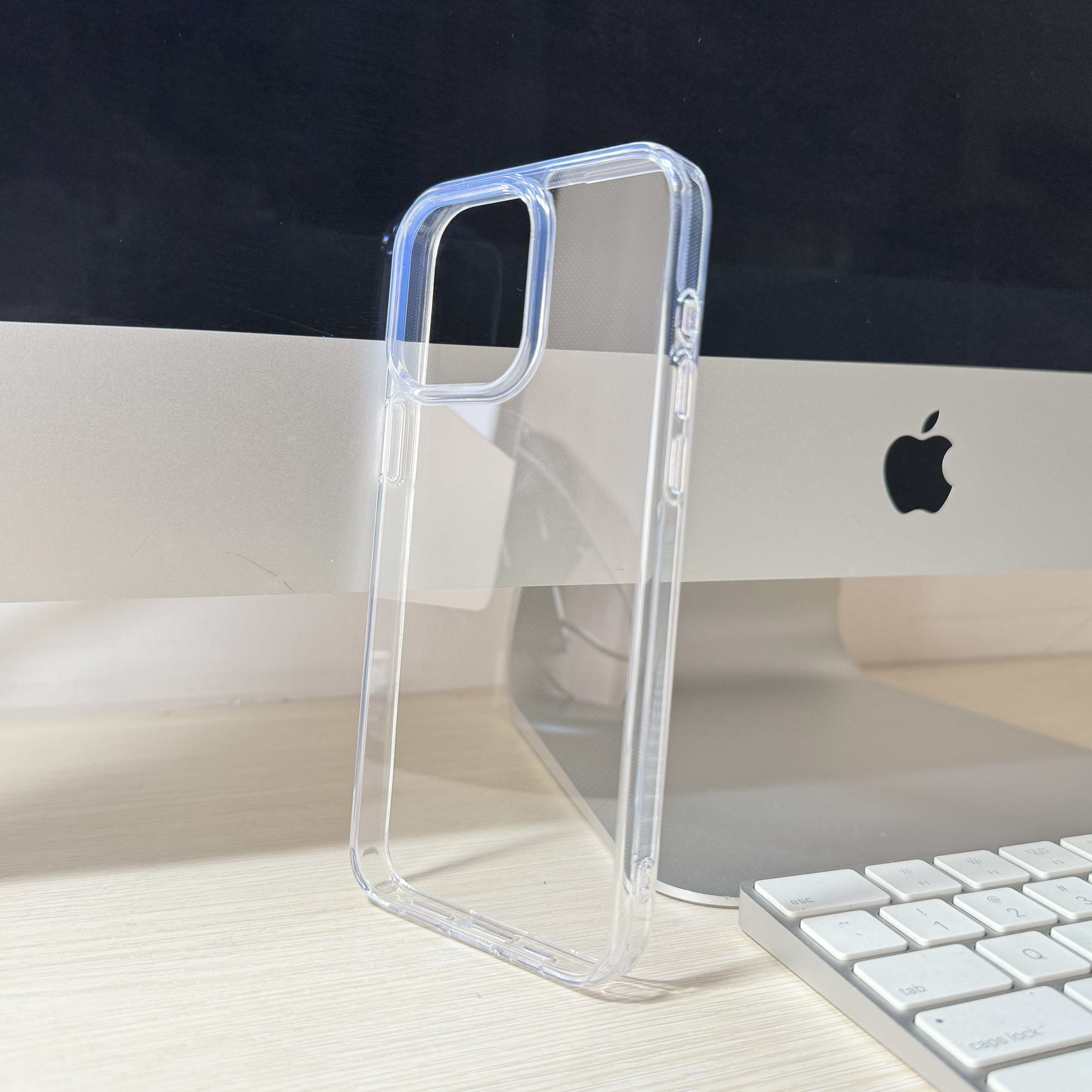 Ốp lưng iPhone 15 Pro Max Likgus trong suốt chính hãng
