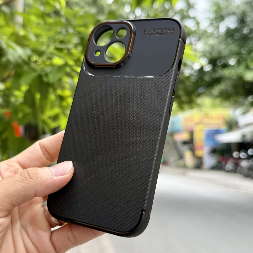 Ốp Lưng iPhone 15 TPU Dẻo Chống Sốc Vân Carbon Chính Hãng Giá Tốt
