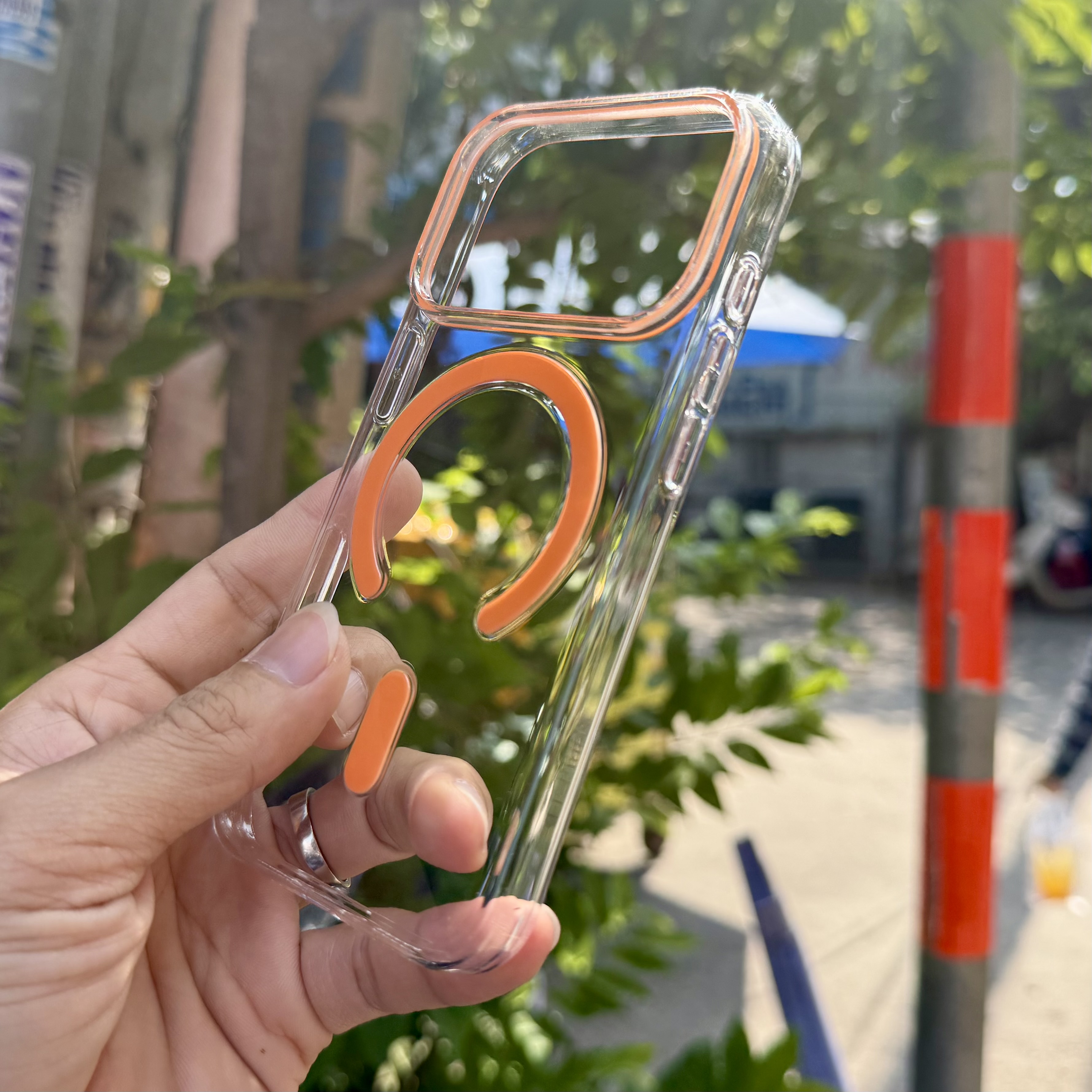 Ốp lưng iPhone 17 Pro trong suốt Magsafe Le Prius