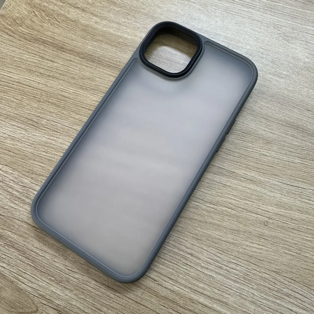 Ốp lưng iPhone 15 Plus Likgus lưng nhám chống sốc tốt