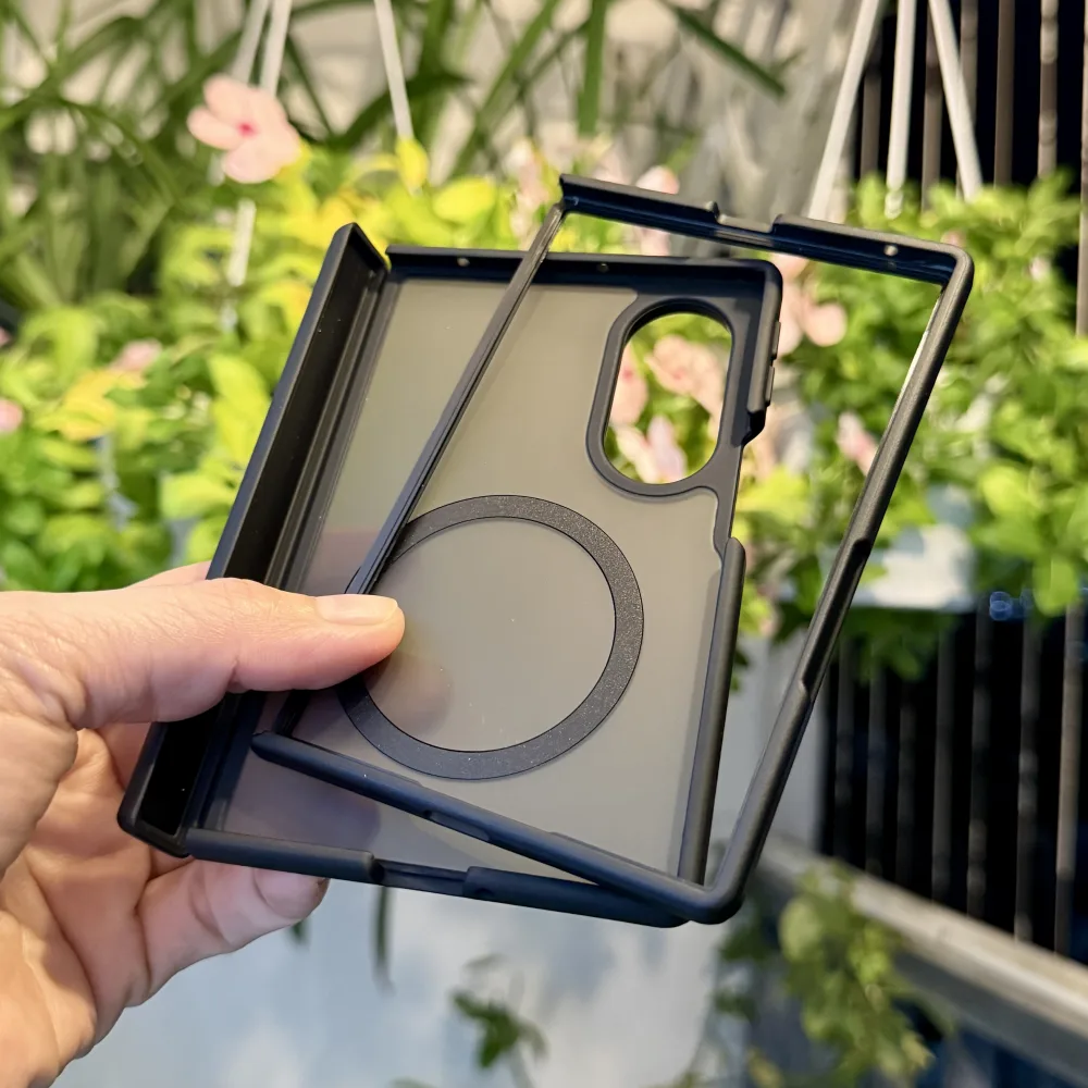 Ốp lưng Galaxy Z Fold8 Likgus nhám Offical