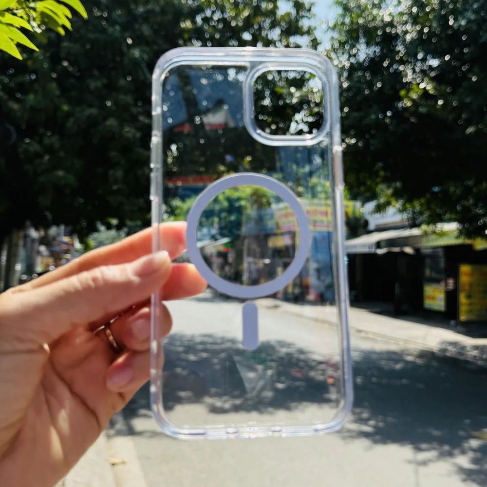 Ốp lưng iPhone 15 Plus Likgus trong suốt Magnetic