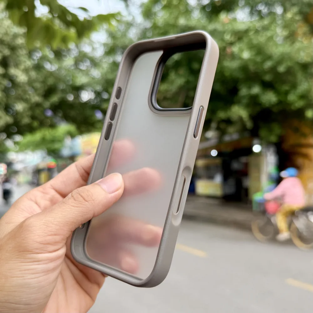 Ốp Lưng iPhone 16 Pro Likgus Nhám Mờ Chống Sốc Chính Hãng Giá Tốt