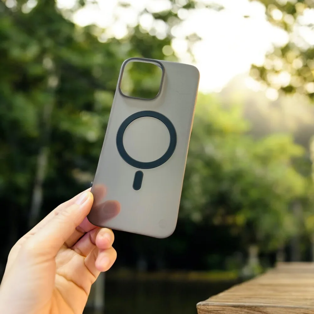 Ốp lưng iPhone 16 Pro Max Switcheasy Ultra Slim Magsafe